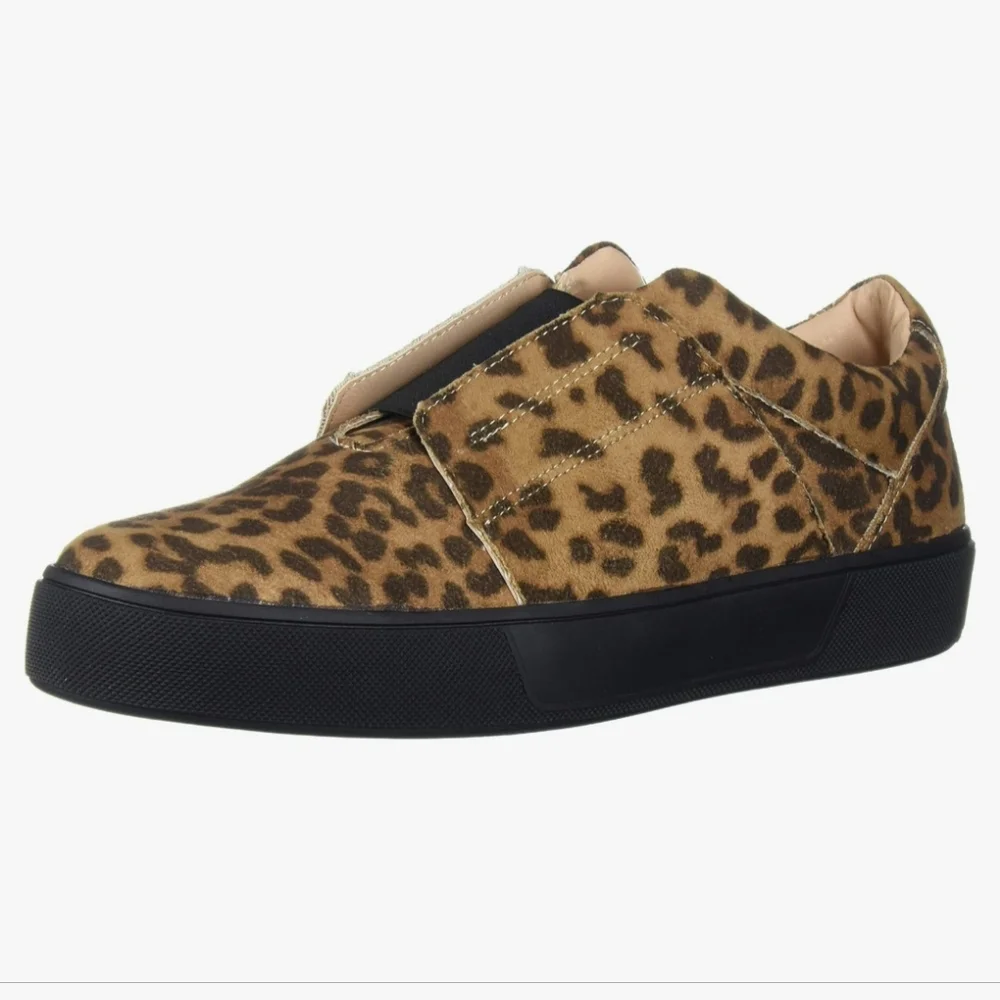 Very Volatile Foxfire Sneakers | Size 7